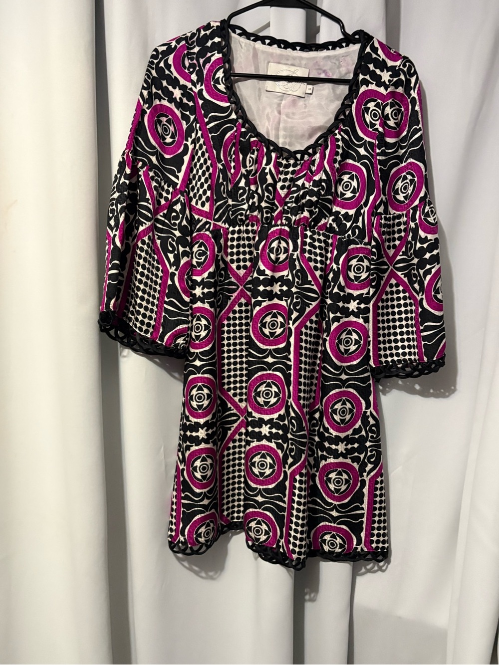 Alice & Trixie Black and Fuchsia Geometric Peasant Tunic 100% Silk